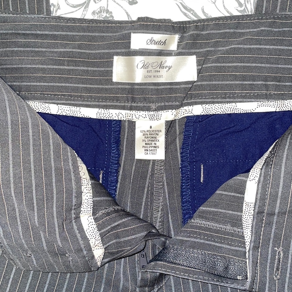 Old Navy Stretch Dress Pants - 6 - Picture 3 of 4